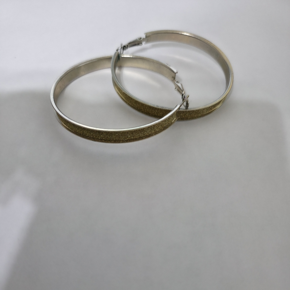Elegant Gold Hoop Earrings